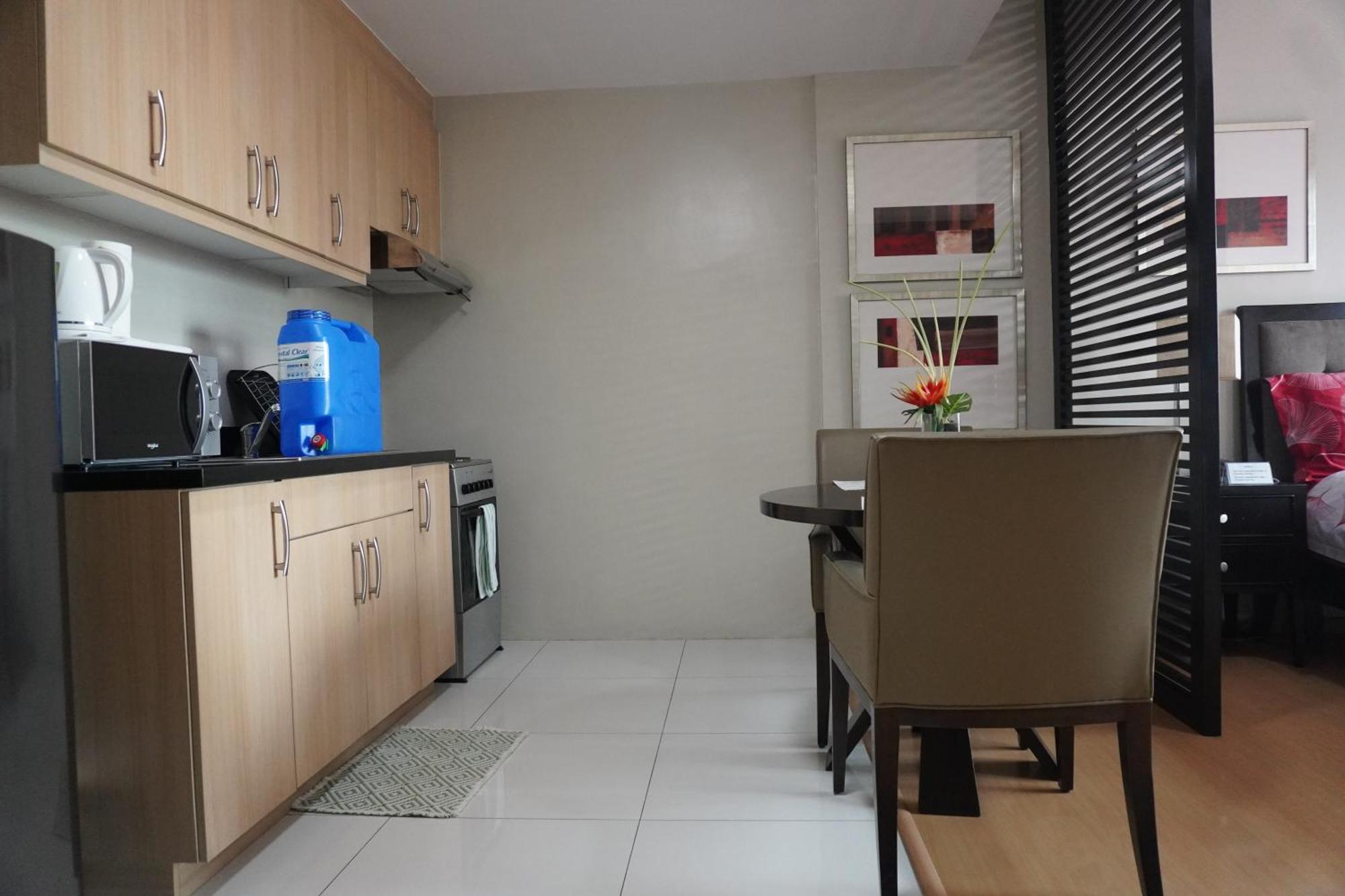 Avant Apartments At The Fort Тагуиг Стая снимка