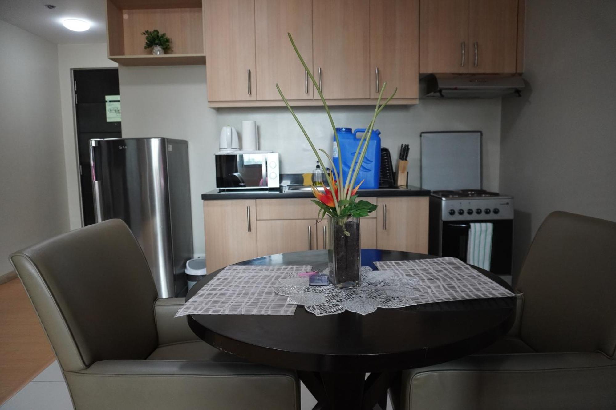 Avant Apartments At The Fort Тагуиг Стая снимка