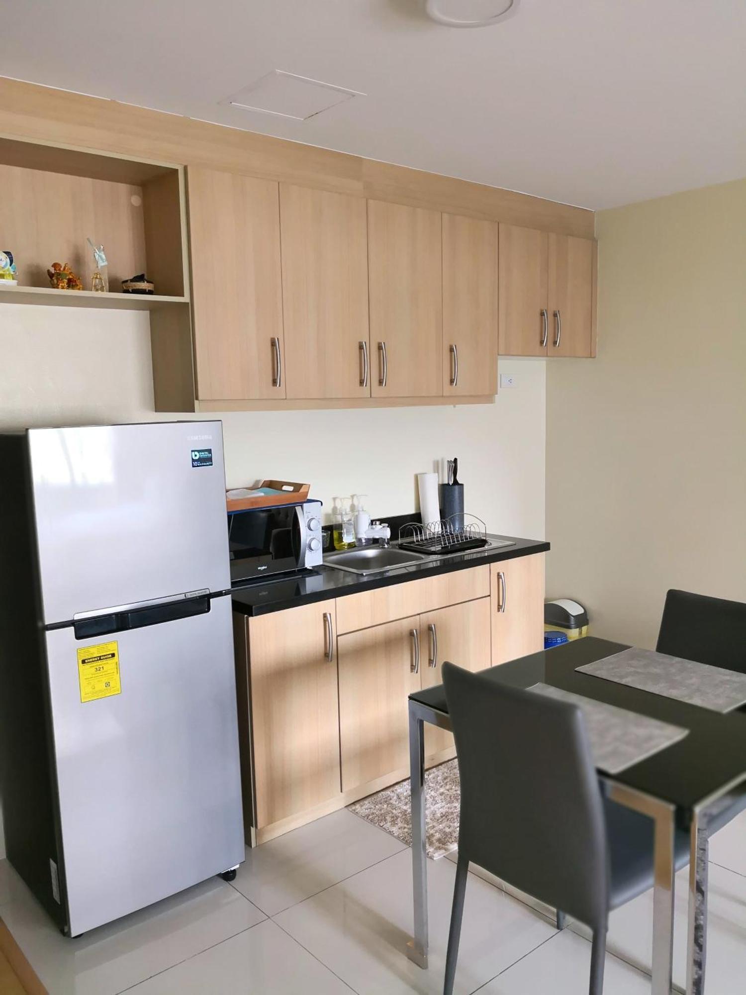 Avant Apartments At The Fort Тагуиг Стая снимка